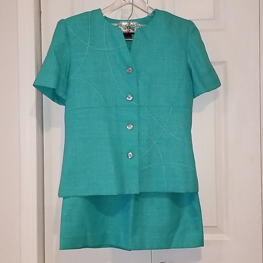 2 Piece Skirt Suit (Size 8)